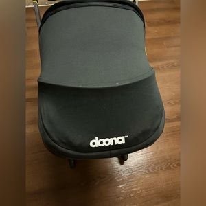 Very Convenient car seat/stroller comes with base!